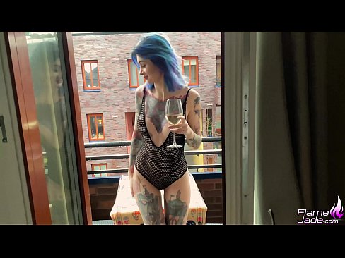 ❤️ Sjajna djevojka sisa gutljajem i strastveno jebe pod otvorenim nebom Ruski porno kod nas bs.bestsexporno.ru
